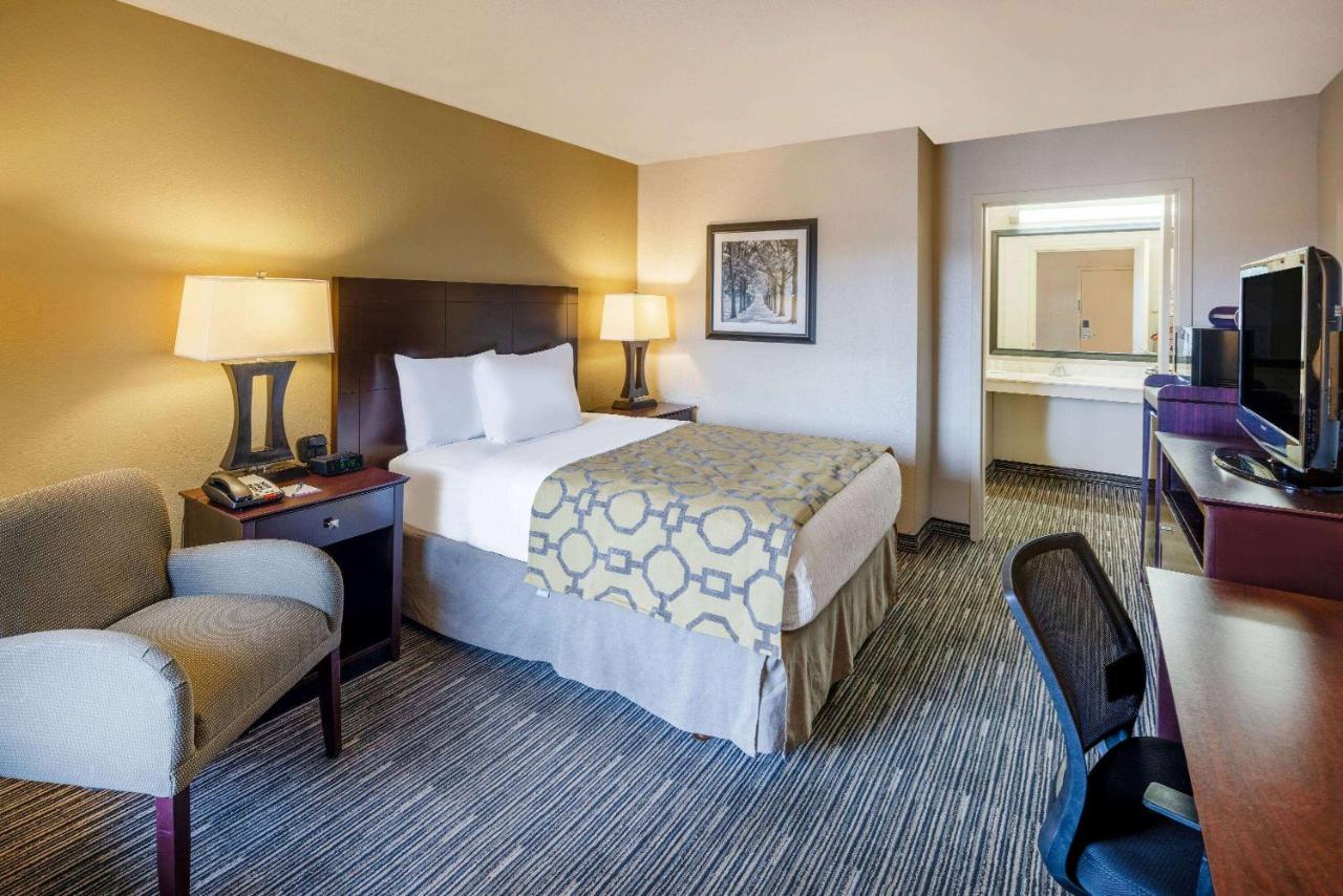 Hotel Baymont By Wyndham Columbus Ga Extérieur photo