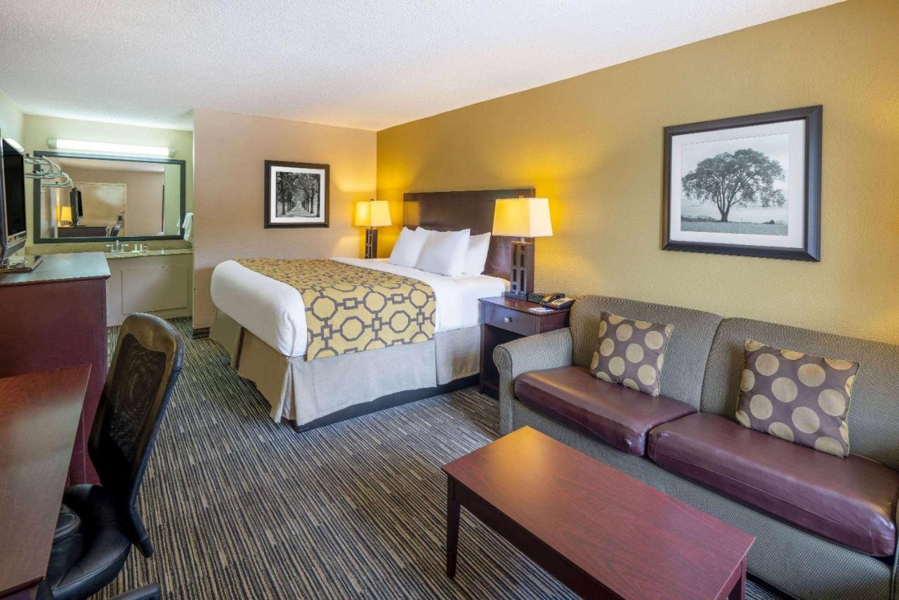 Hotel Baymont By Wyndham Columbus Ga Extérieur photo